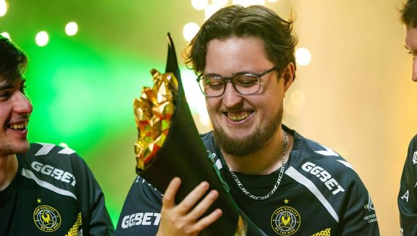 ZywOo Claims 32nd MVP at BLAST Rivals, Admits He Didn’t Deserve It